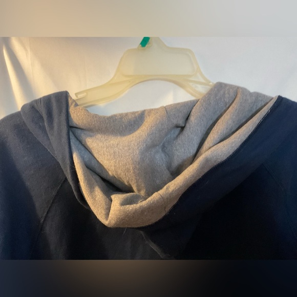 Hanes; unisex Hershey Park size large sweat jacket navy blue zipper front. - Picture 5 of 6